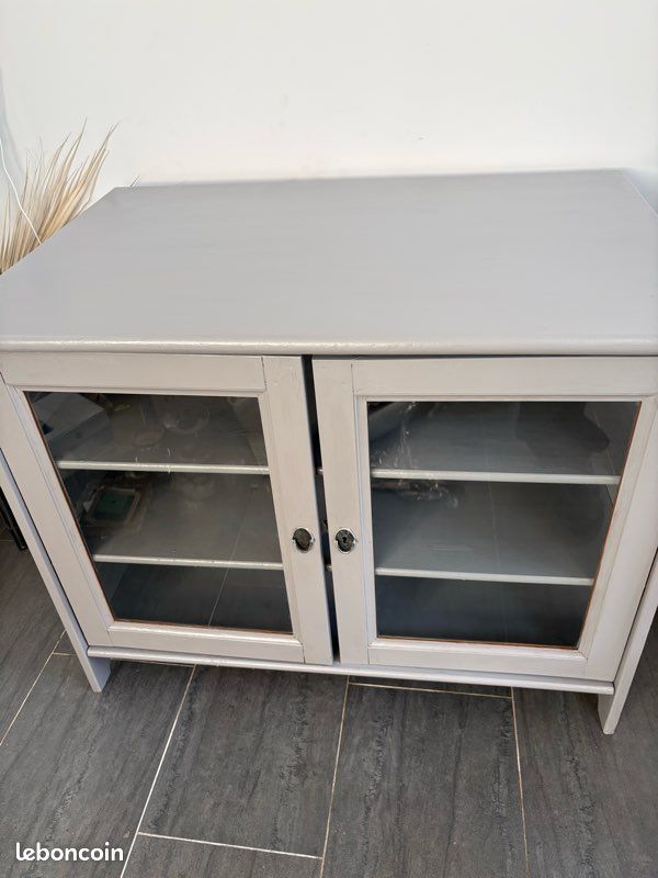 Meuble de rangement pour salon ou salle à manger avec deux porte vitrées (image 1)