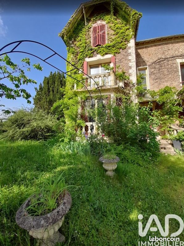 Maison 10 pièces 228 m² · à Villecresnes · 228 m² · 599 000 €
