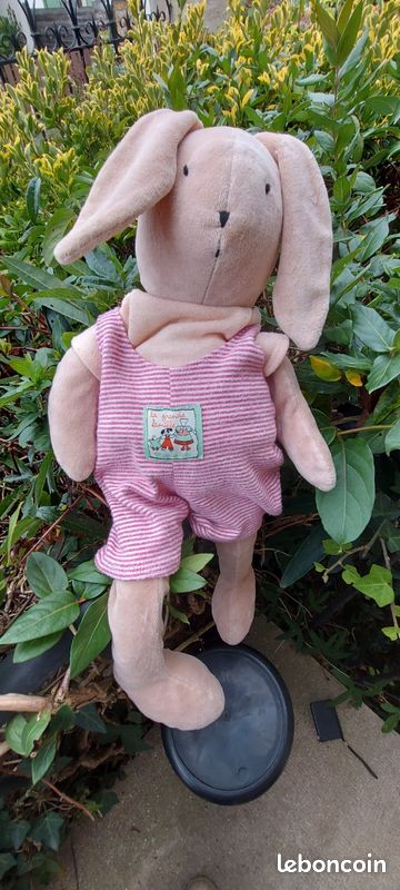 Petite peluche Lapin argile Tout autour du monde Moulin Roty