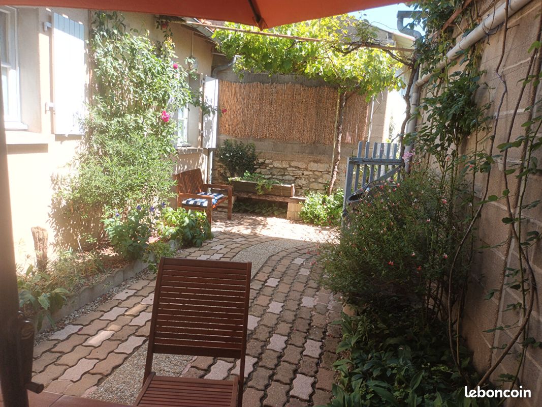 Maison 7 pièces 198 m² · à Usson-du-Poitou · 198 m² · 115 000 €