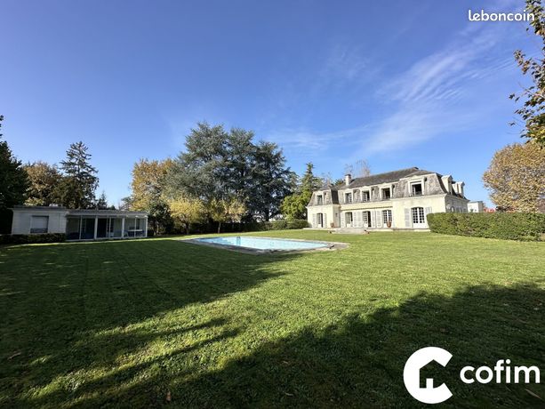 Maison 10 pièces 325 m²