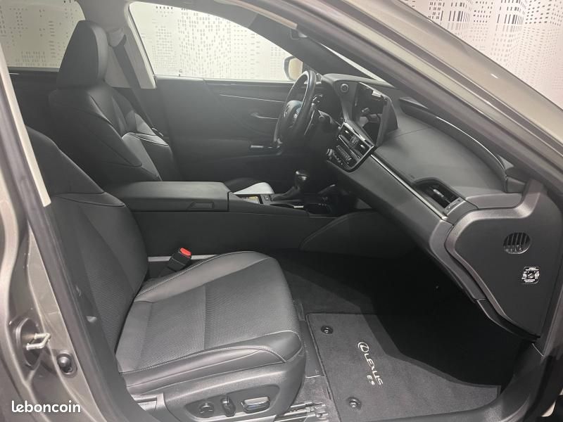 Lexus ES 300h Business MY23 (image 8)