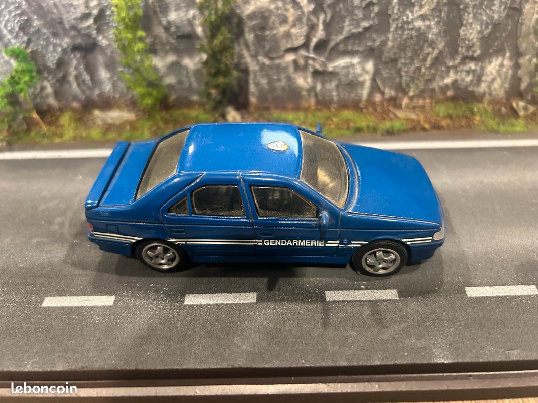 Peugeot 405 T16 Gendarmerie Police Douane 1.43 VRI + cartes jeux 7 familles gendarmerie - Collection