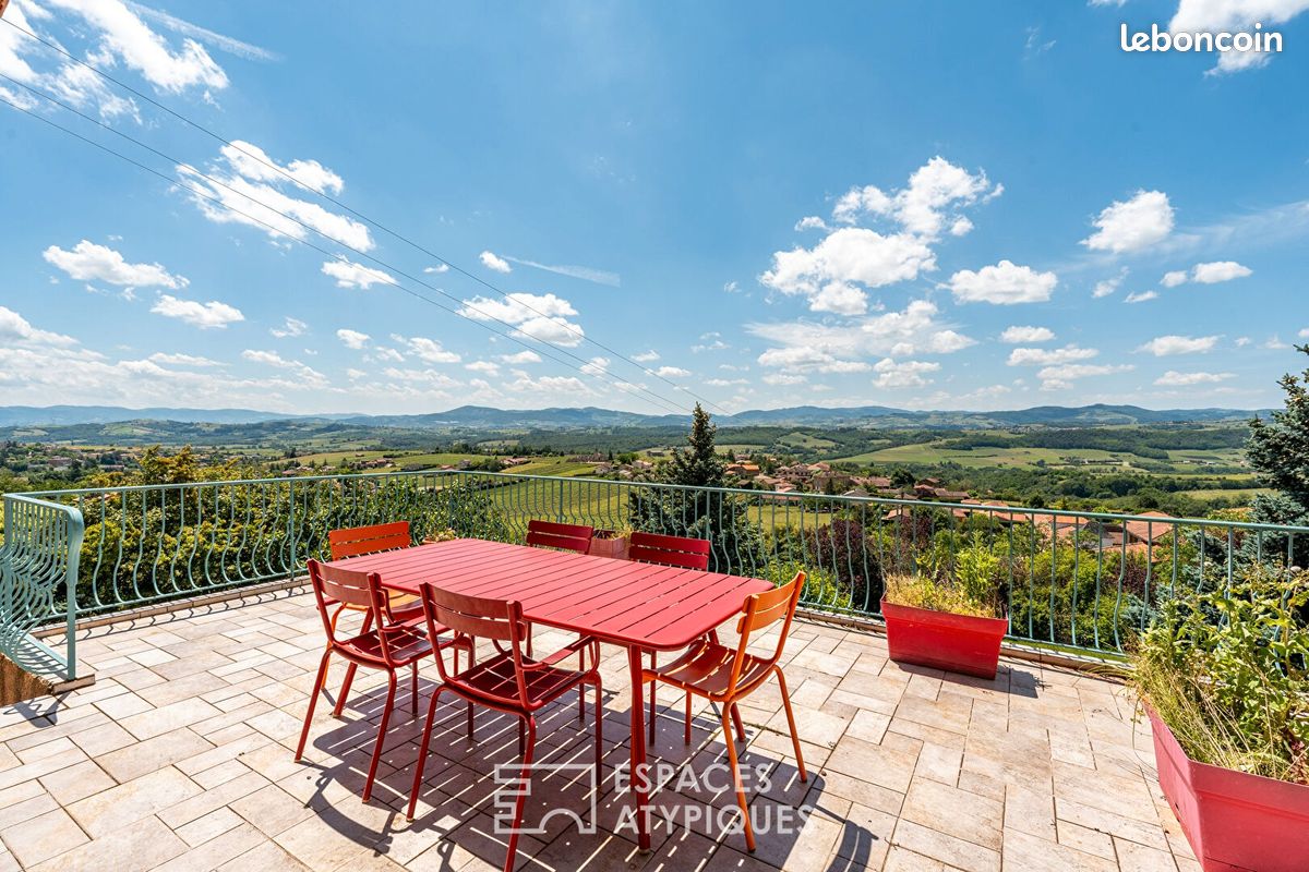 Maison 6 pièces 410 m² · à Val d'Oingt · 410 m² · 645 000 €