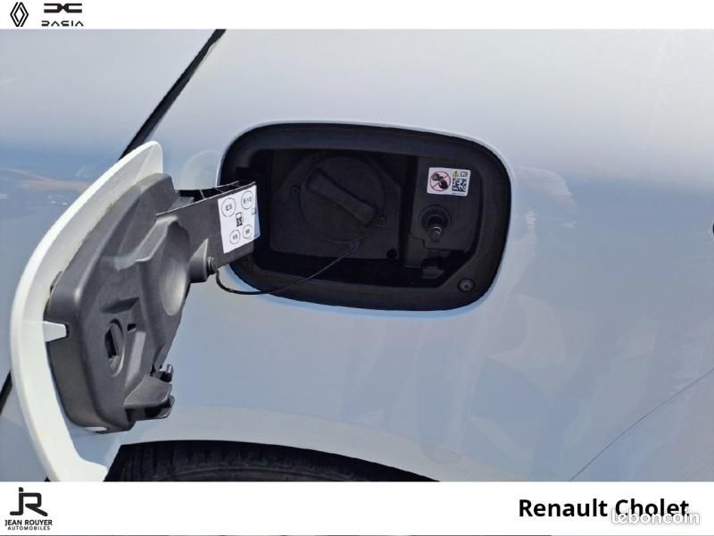 Renault Megane 1.6 E-Tech Plug-in hybrid 160ch Evolution (image 19)