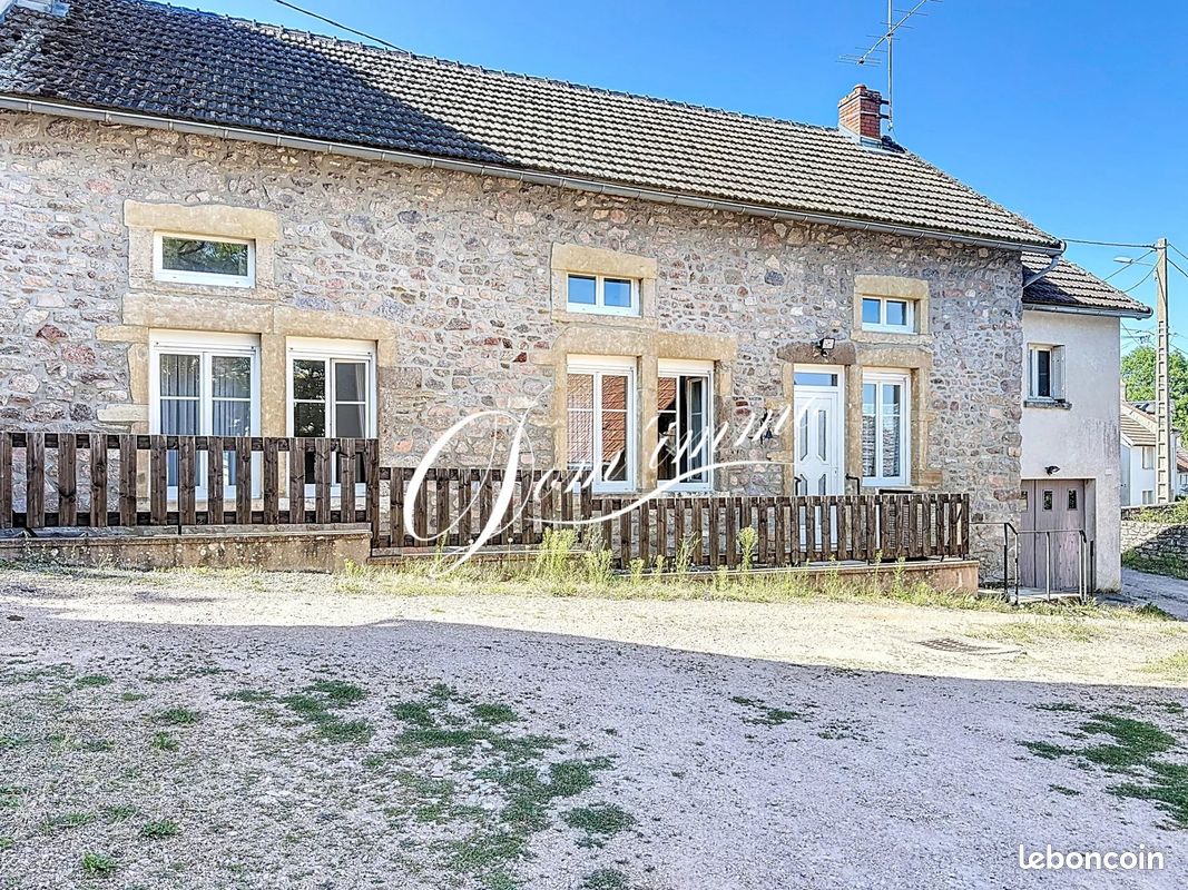Maison 6 pièces 134 m² · à Saulieu · 134 m² · 135 000 €