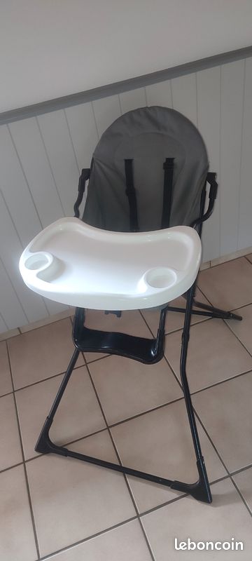Chaise haute (image 1)