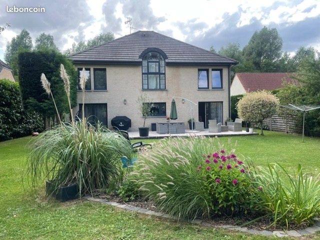Maison 2 pièces 230 m² · à Crespin · 230 m² · 521 000 €
