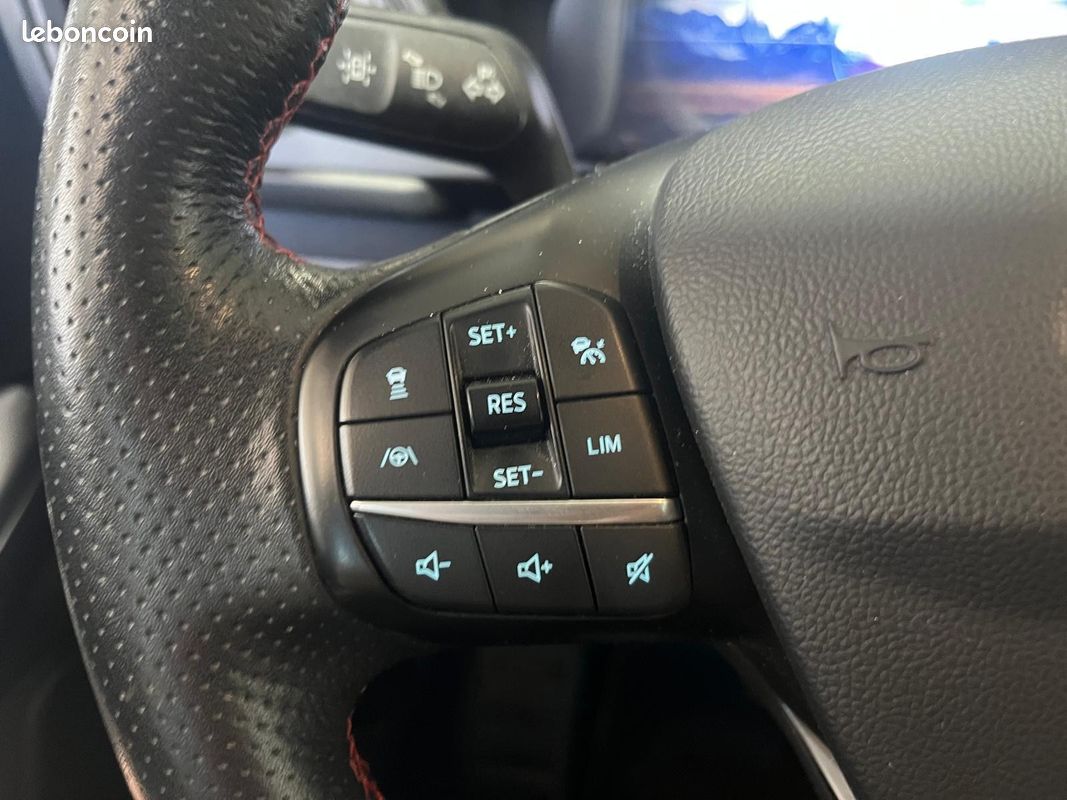 FORD KUGA 2.5 Duratec 225 ch PHEV e-CVT ST-Line CAMERA DE RECUL - DETECTEUR D'ANGLE MORT - REGULATEUR ADDAPTAT (image 24)