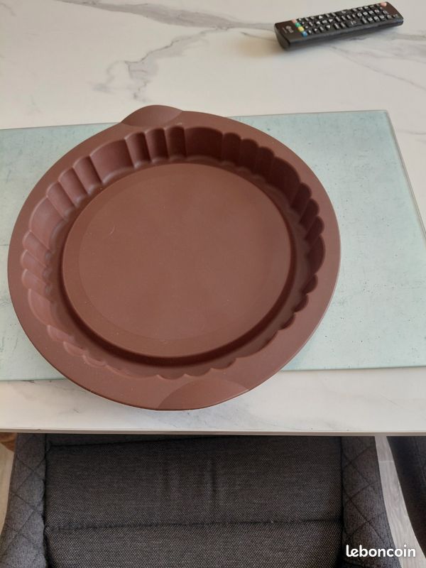 Moule a tarte renversé tupperware comme neuf utilisé 1 fois (image 1)