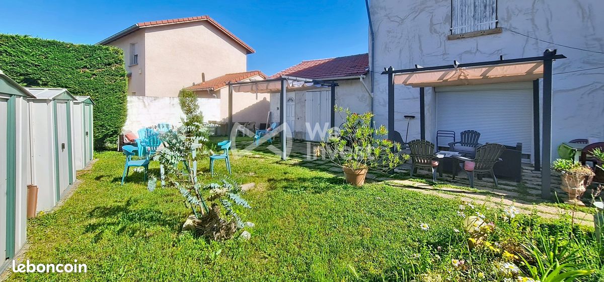 Immeuble 162 m² · à Saint-Priest · 162 m² · 740 000 €