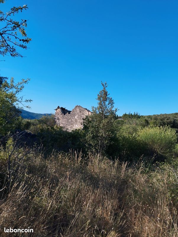 Rare Beau terrain de loisir 30 000 m2 · à Lodève · 45 000 €