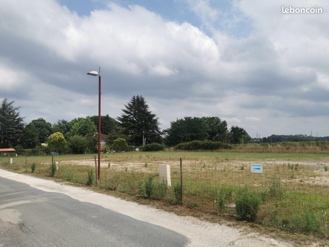 Terrain 450 m² Puynormand · 25 000 €