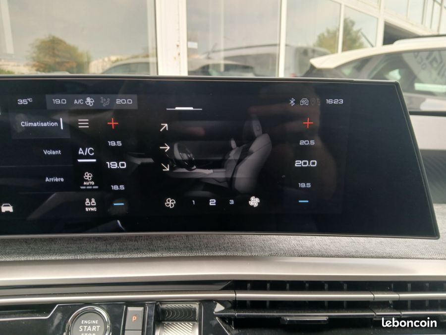 Peugeot 5008 HYBRID 145 e-DCS6 ALLURE Cam360° Panoramic Pack 7PL (image 19)
