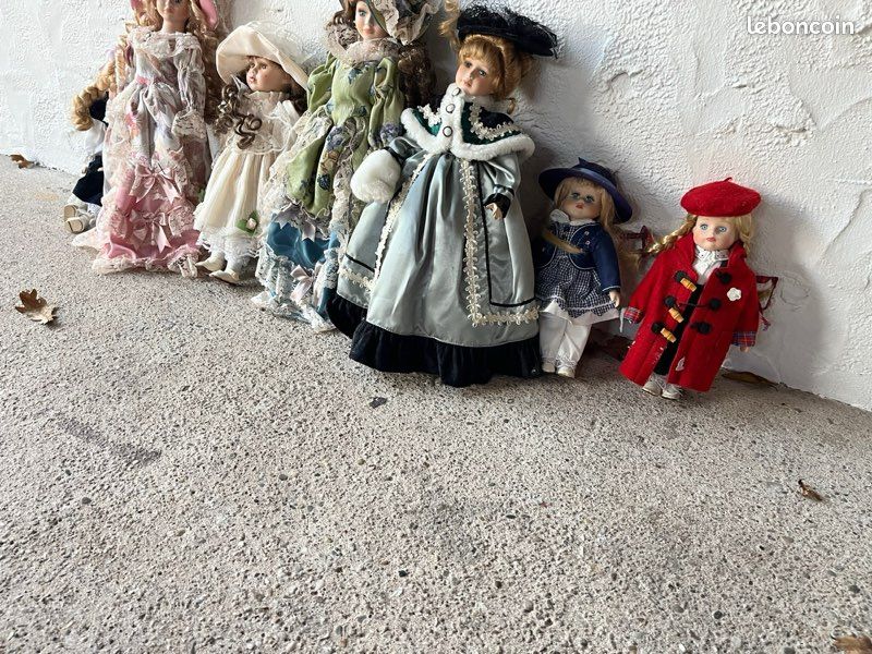 NOUVELLE COLLECTION DE POUPÉES ANCIENNES