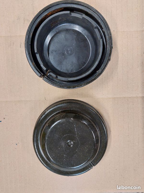 Cache roulement de bras pour Citroën 2cv 4 ou 6 (image 1)