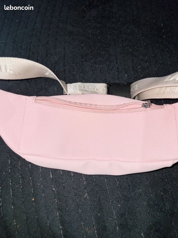 Banane Lacoste excellent état rose Accessoires Bagagerie