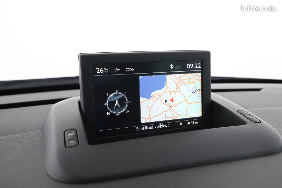 Peugeot 3008 1.6 Blue-HDi Style 120 ch (image 17)
