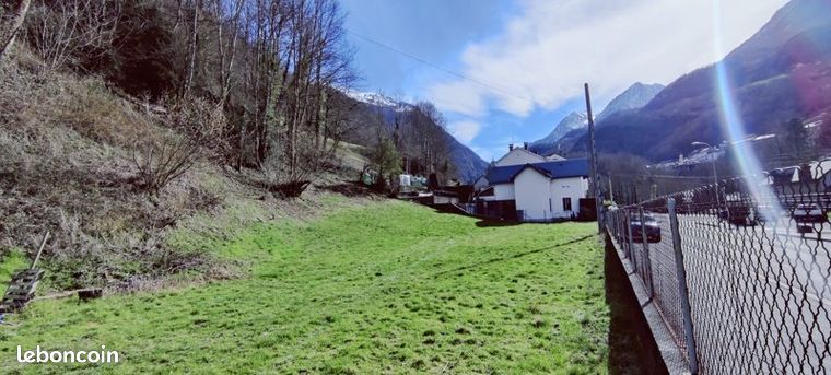 Terrain 1 046 m² Luz Saint Sauveur