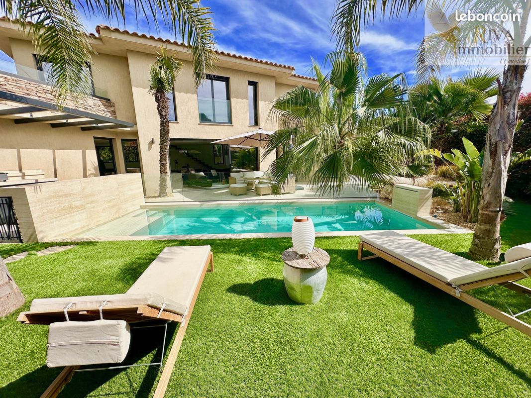 Maison 7 pièces 184 m² · à Sanary-sur-Mer · 184 m² · 1 990 000 €