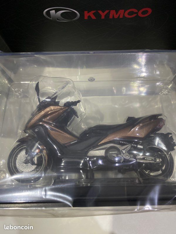 Maquette KYMCO AK 550 neuf (image 1)
