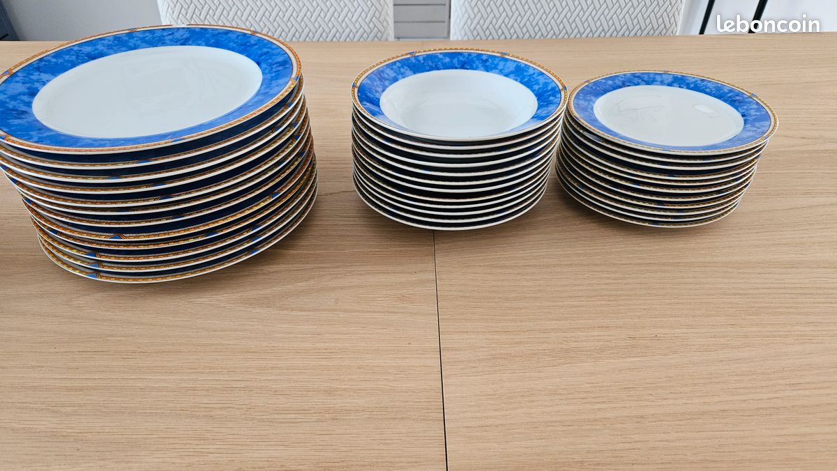 Service porcelaine véritable bleu et blanc (image 1)