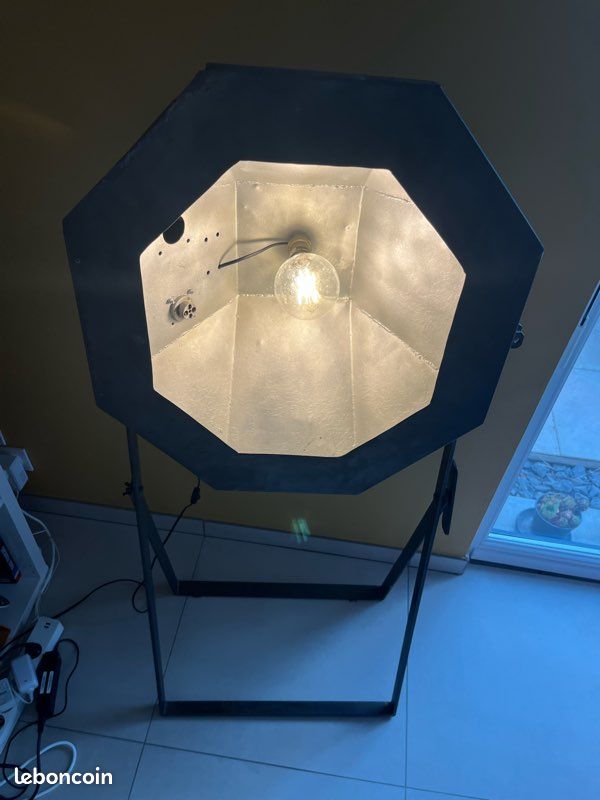 Luminaire sur pied (image 2)