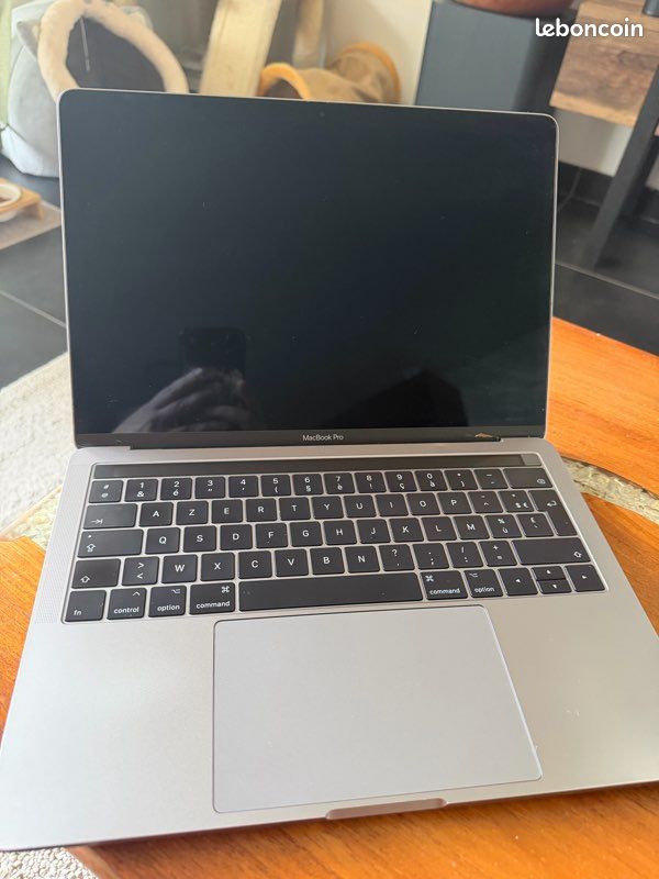 MacBook Pro 13” (2017) – i5 – 8 Go – Très bon état (image 1)