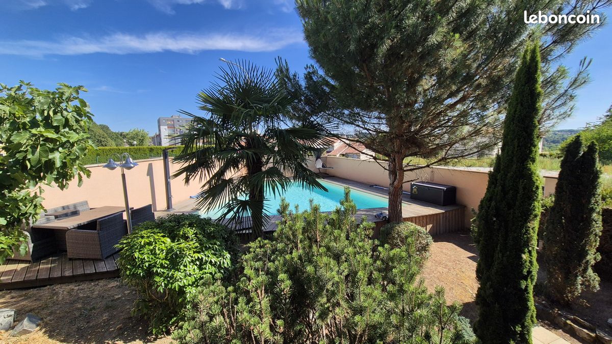 Maison 6 pièces 180 m² · à Saint-Junien · 180 m² · 322 000 €