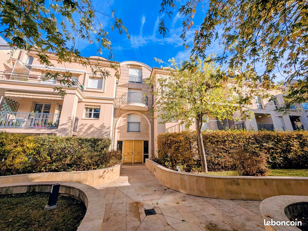 Appartement 6 pièces 104 m² · à Maisons-Laffitte · 104 m² · 700 000 €