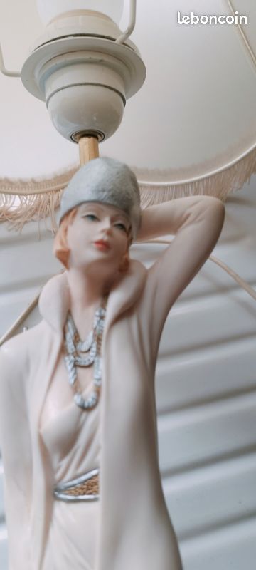 Giuseppe Armani Capodimonte figurine lampe (image 4)