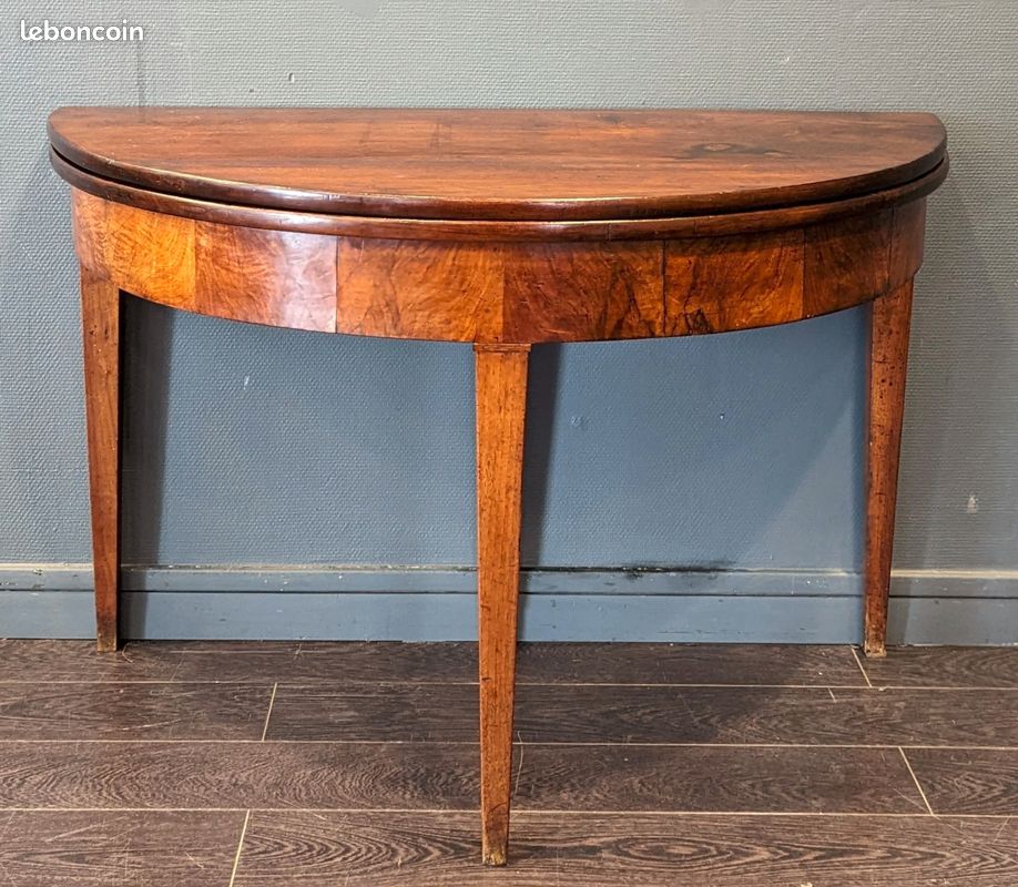 Table demi lune en noyer XIX ème (image 1)