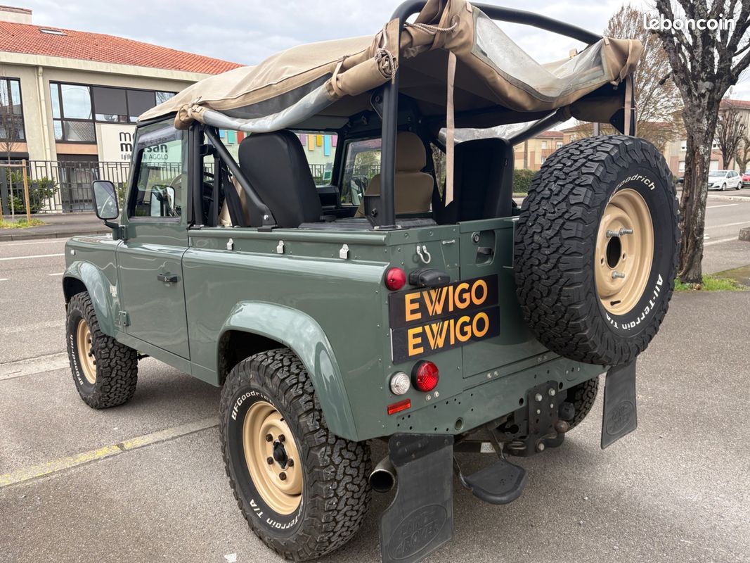 Land rover defender soft top heritage 90 2.4 td 120 ch serie-limitee 4wd / camera de recul / carplay (image 15)