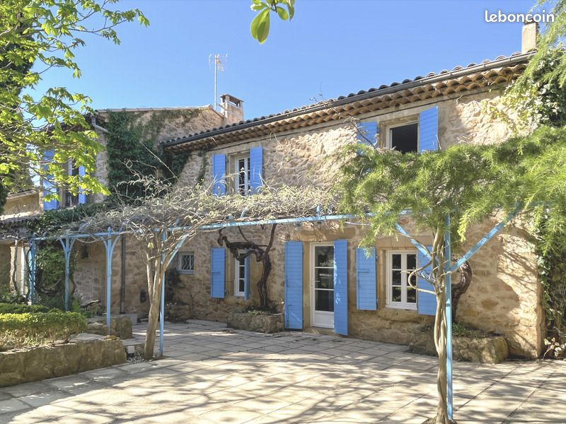 Maison 10 pièces 290 m² · à Jouques · 290 m² · 1 350 000 €