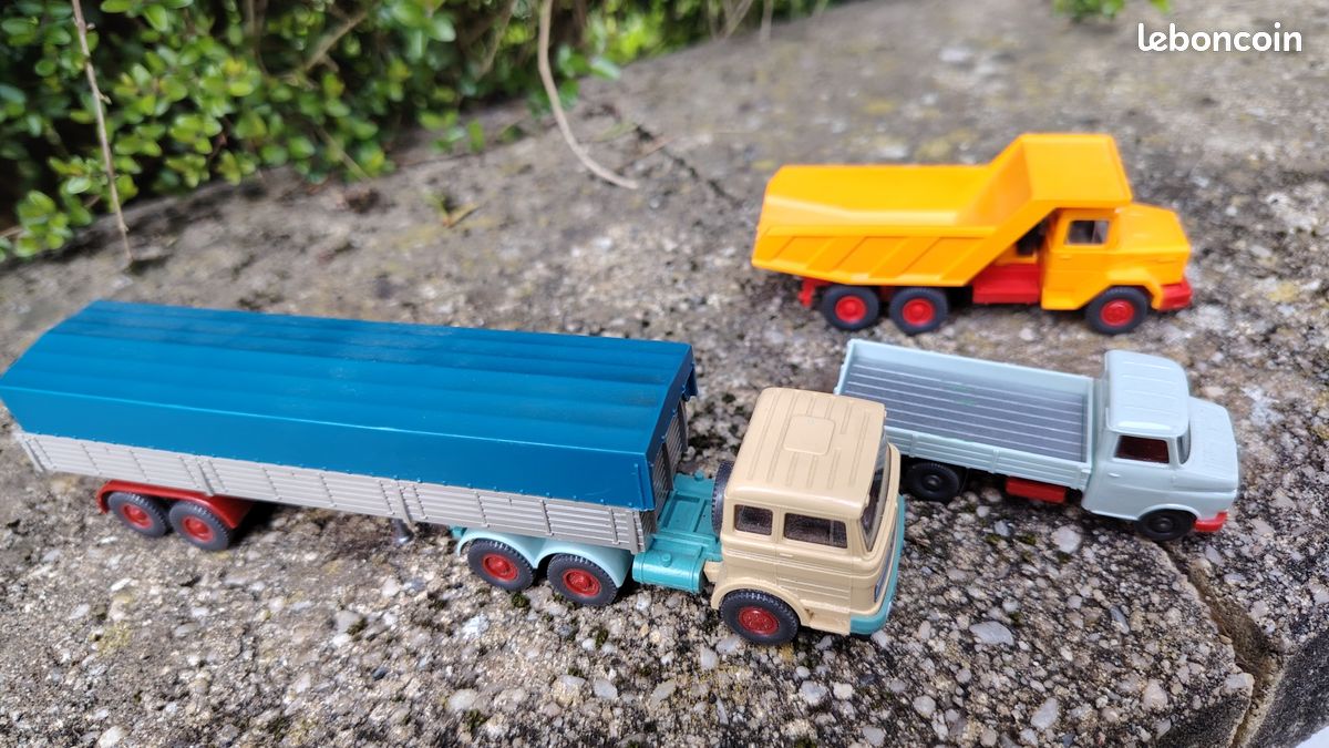 N°7 LOT DE camions valise Mercedes IVECO de Wiking échelle : 1:87 H0 N°7 LOT DE camions valise Mercedes IVECO de Wiking échelle : 1:87 H0