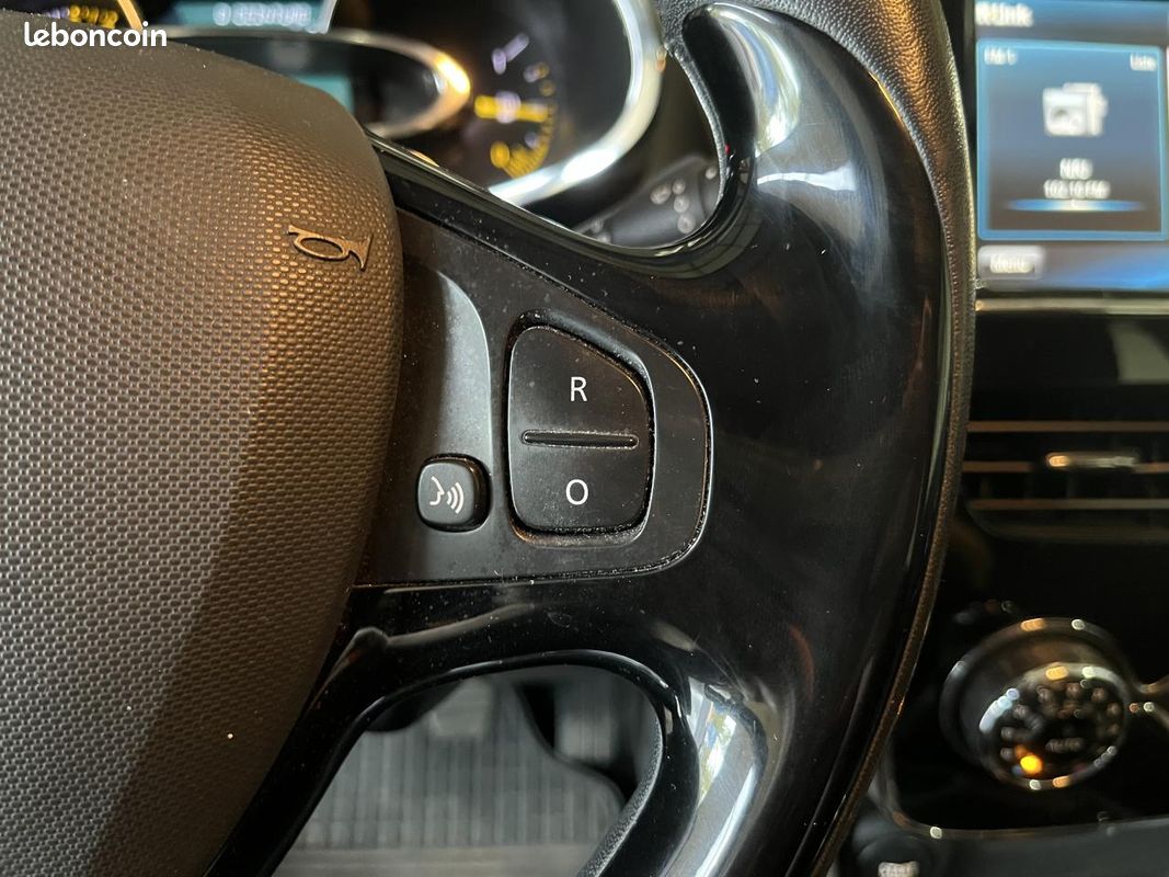 RENAULT CLIO Clio Estate 0.9L TCe - 90CH Intens - REGULATEUR - NAVIGATION - CLIM AUTO (image 15)