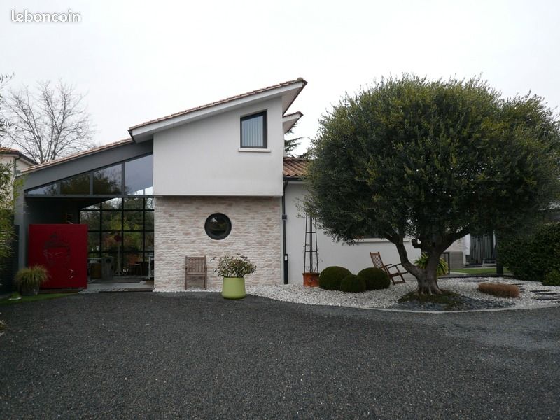 Maison 7 pièces 204 m² - Saint-Yrieix-sur-Charente 16710 (image principale 10)