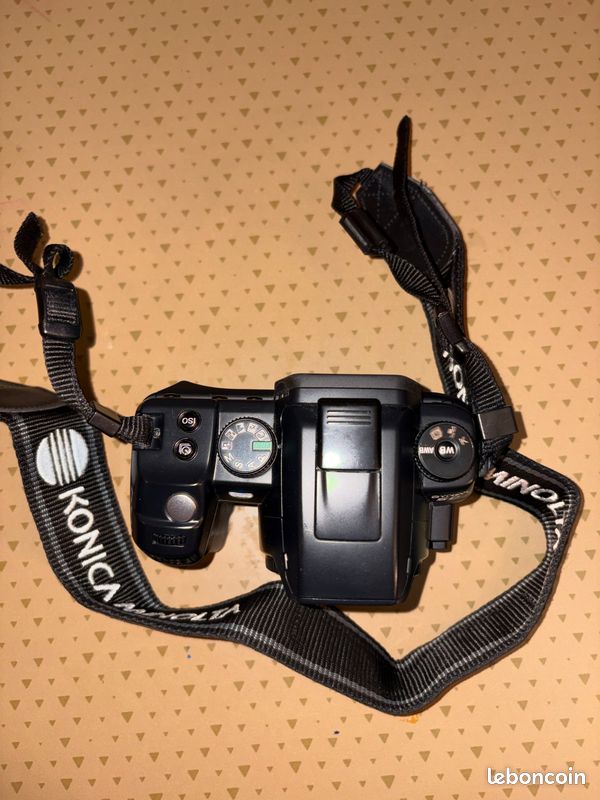 Boîtier reflex Konica Minolta Dynax 5D – Pour pièces ou réparation (image 2)