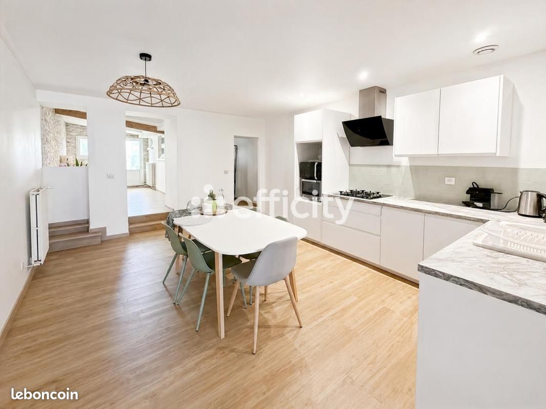 Maison 5 pièces 125 m² · à Saintes · 125 m² · 250 000 €
