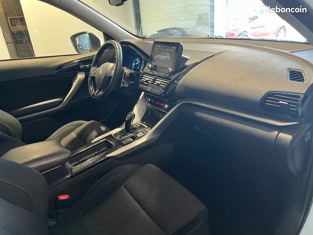 MITSUBISHI ECLIPSE CROSS PHEV 188 INSTYLE 4WD – 2021 – AUTO – 102 000 km – CARPLAY – SIEGES CHAUFFANTS – SUIVI COMPLET (image 15)
