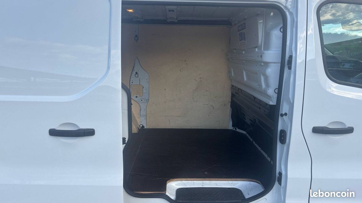 Renault trafic fgn l1h1 3000 kg blue dci 130 (image 13)