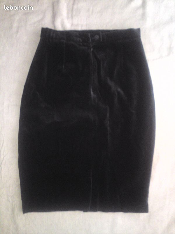 Jupe noire en velours lisse, coupe crayon avec fente derrière Taille 36 marque Mary Kimberley (image 6)