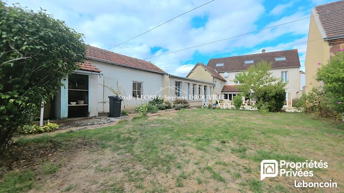 Maison 8 pièces 225 m² · à Nogent-le-Roi · 225 m² · 292 000 €