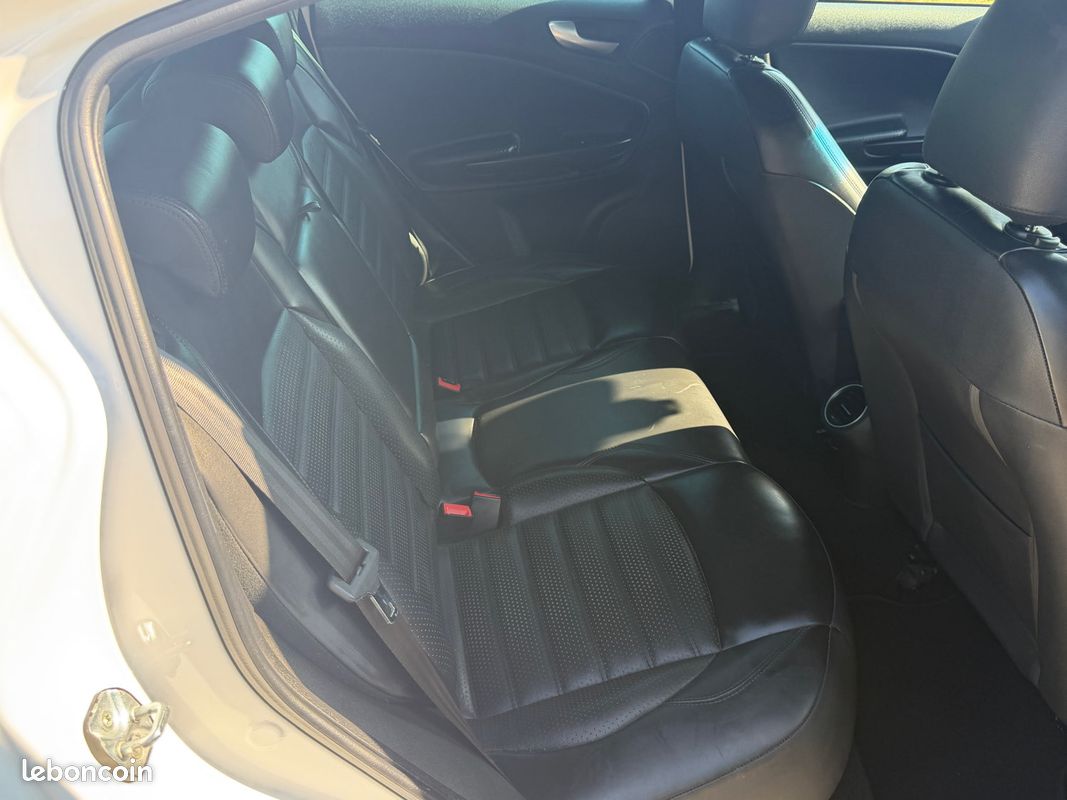 Alfa Romeo Giulietta Serie 2 2.0 JTDM 150ch Lusso – Gps – Clim – Révisée & garantie 6 mois (image 13)