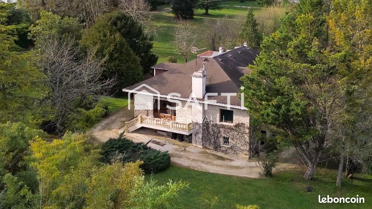 Maison 10 pièces 300 m² · à Nersac · 300 m² · 248 999 €