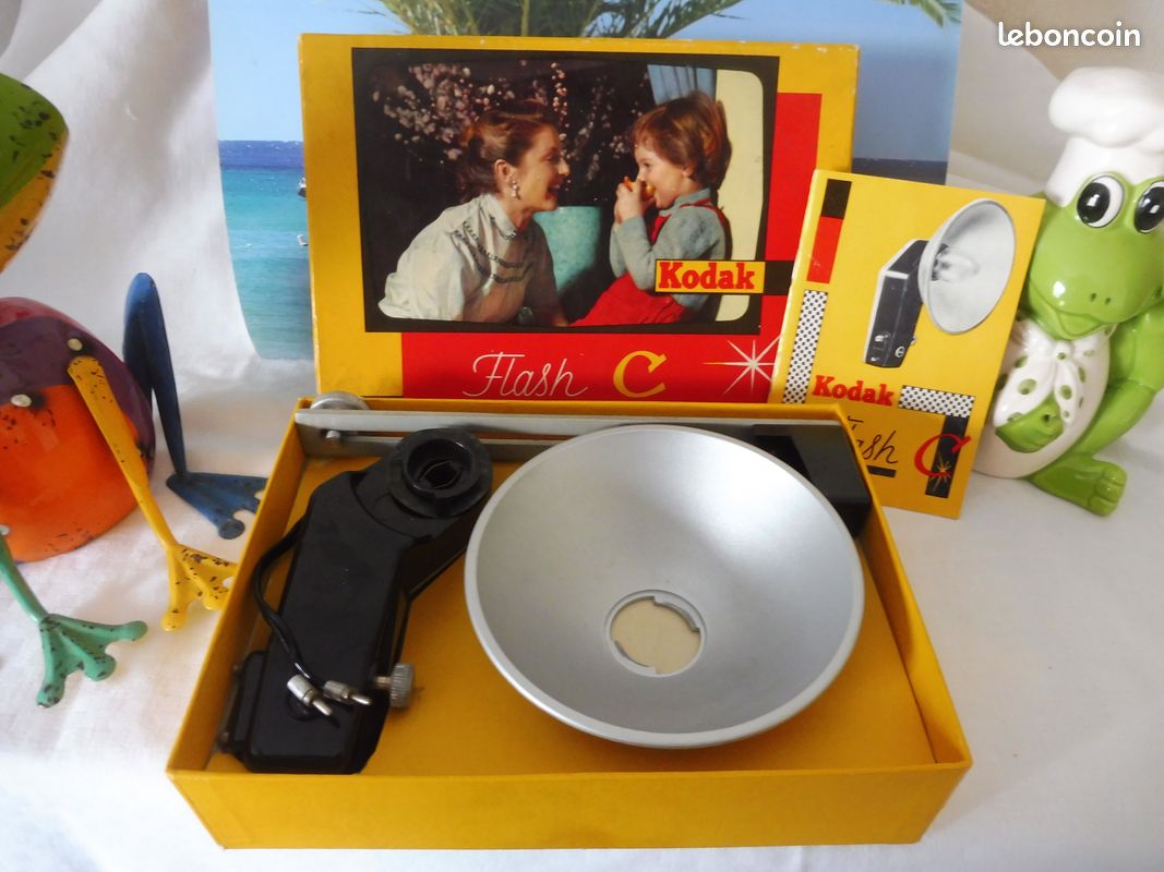 Flash Kodak C Pour Brownie Starlet - 35 Mm - Jaune - TBE - Boîte D'époque