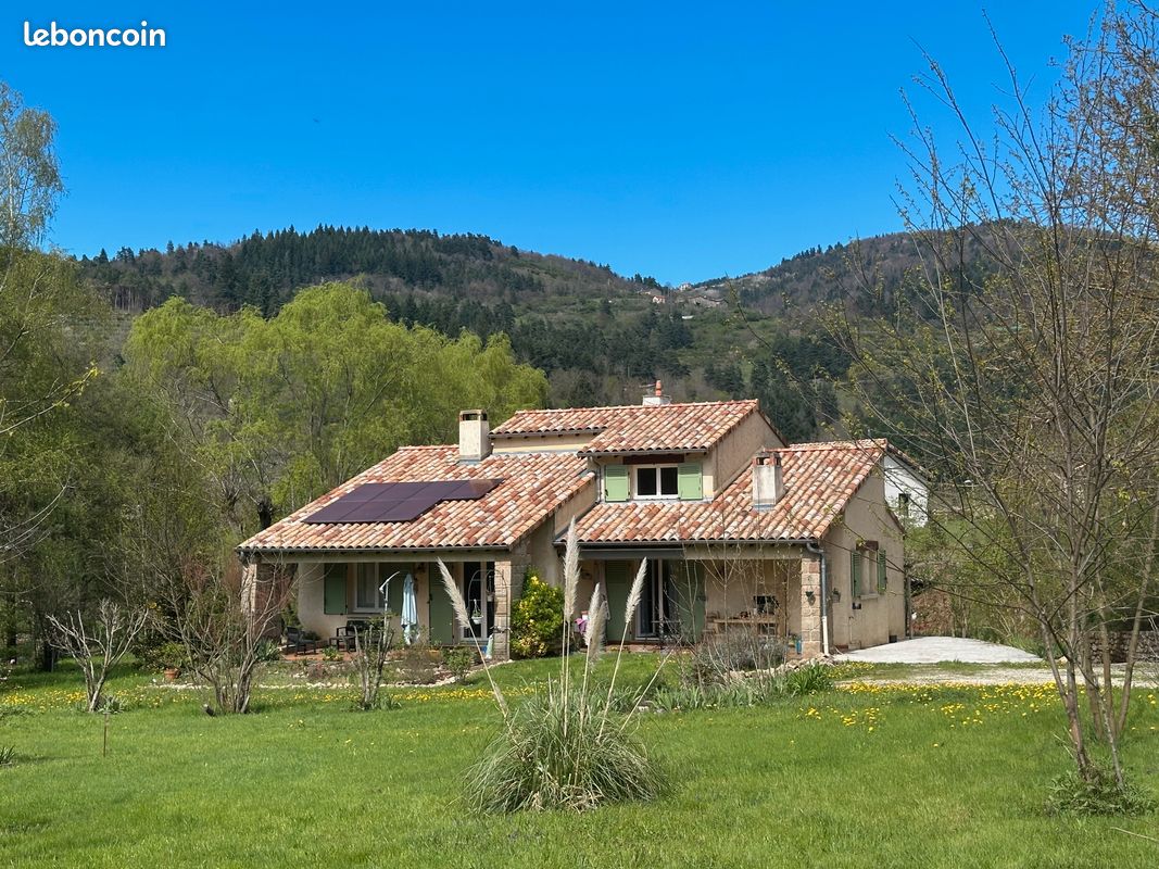 Maison 6 pièces 164 m² · à Désaignes · 164 m² · 289 000 €