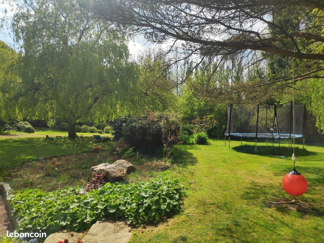 Maison /gîte en pierre avec véranda et grand jardin à 10 min à pied du centre ville (image 9)