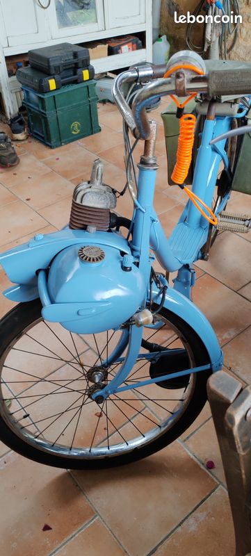 VELOVAP, Vélomoteur Français Collection de 1959, restauré, tournant et  roulant, peinture neuve, avec CARTE GRISE à mon nom