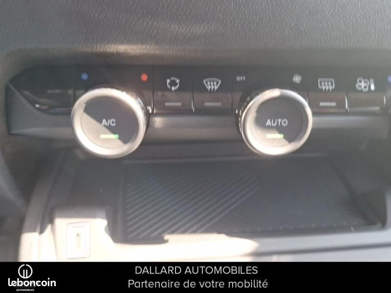 Citroen C4 1.2 Hybride 145ch MAX e-DCS6 (image 16)